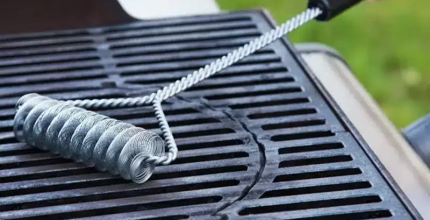 Grill cleaning with metal coil brush